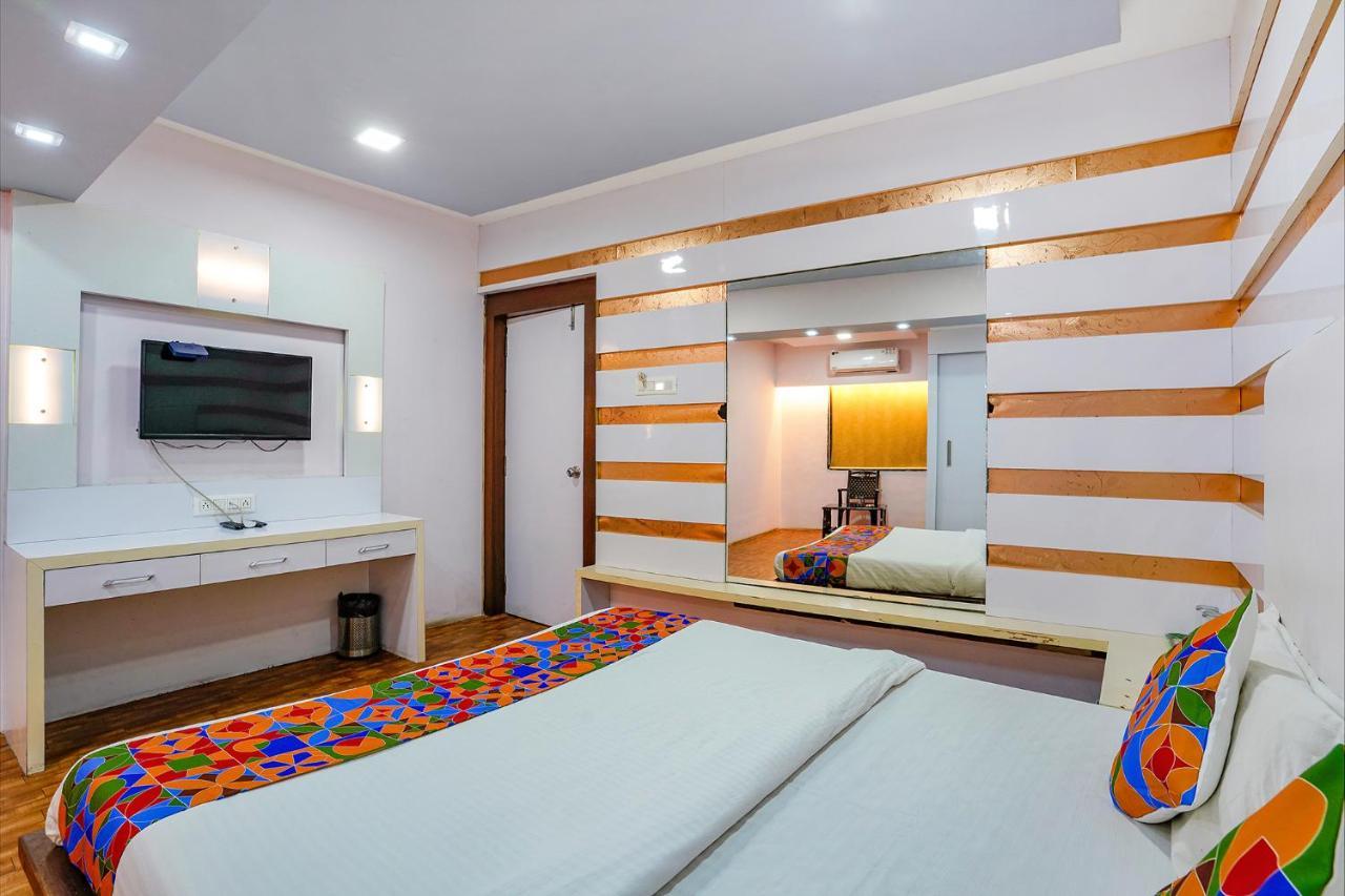 Отель Fabexpress Vinyasa Residency Бхаяндар Экстерьер фото